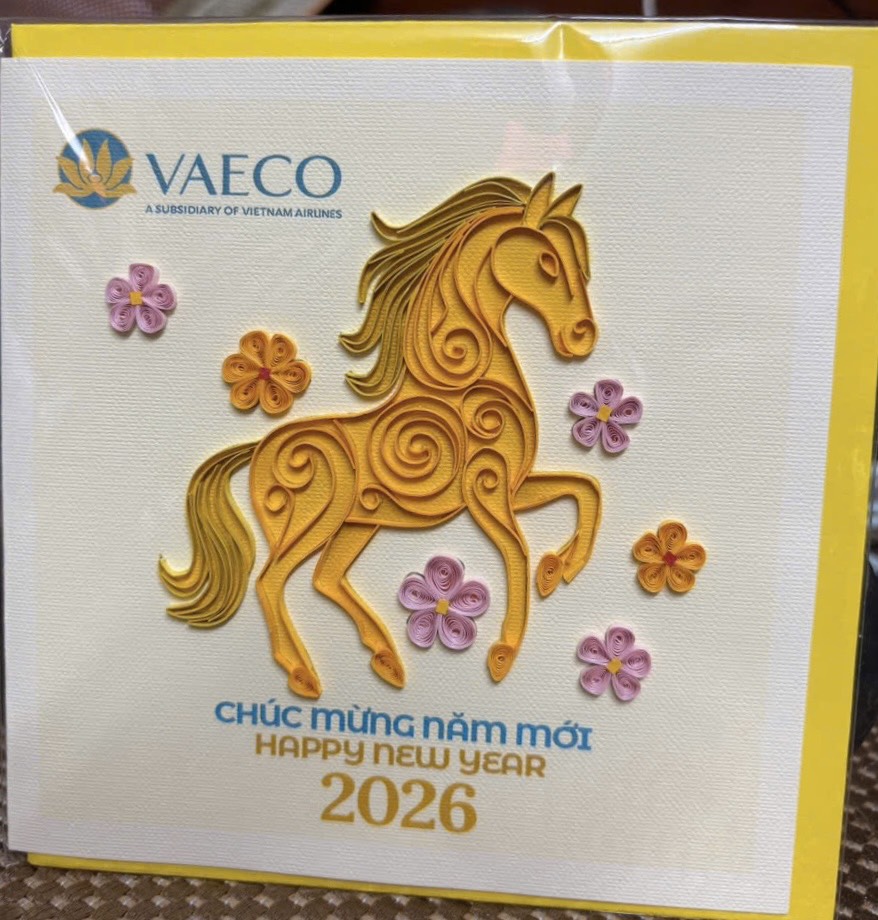 Thiệp Tết hình ngựa cuốn giấy